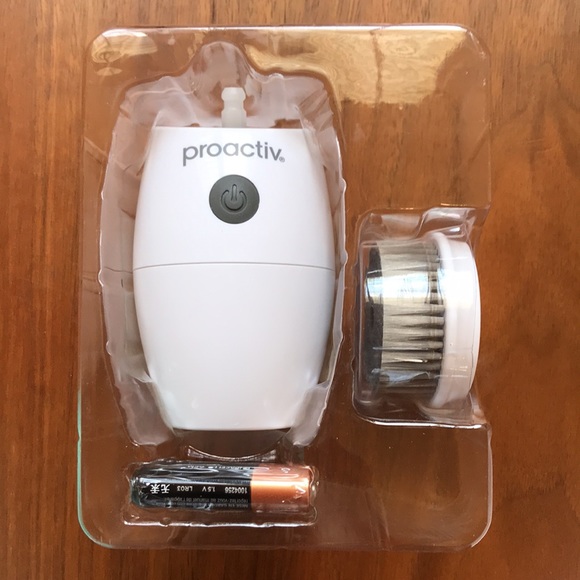 Proactiv Charcoal Pore Cleansing Brush - NIB - Picture 4 of 4